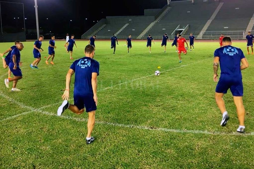 ELLITORAL_244382 |  Prensa Club Atlético Unión Unión en Guayaquil. El primer ensayo del plantel de Madelón en Ecuador, esperando el gran cruce de mañana a las 21.30.