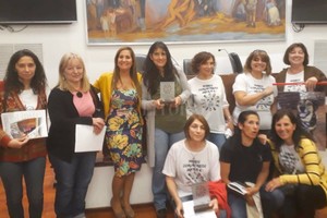 Gentileza Proteccionistas. La tarea de la escuela 262 fue reconocida por la concejal Marcela Aeberhard.