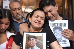 ELLITORAL_288102 |  Télam La familia de Fernando, en una de las marchas donde se reclamó justicia.