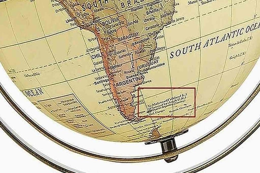 ELLITORAL_317460 |  Imagen ilustrativa En el globo indican y llaman a las islas con la toponimia  Malvinas .