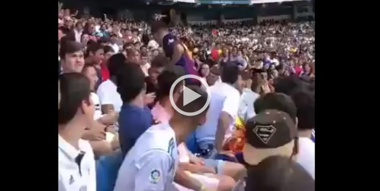 Insólito: Un hincha del Barcelona se coló en la presentación de Hazard en Madrid