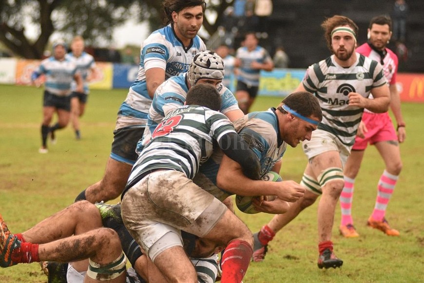 ELLITORAL_348920 |  Luis Cetraro ¿Cuándo podrá repetirse...? Imagen de un partido protagonizado por CRAI y Jockey Club de Rosario en nuestra capital. Por ahora, la posibilidad de retomar las competiciones regionales parece bastante distante.