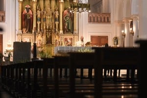 Mauricio Garín Misa sin fieles en la Basílica de Guadalupe.