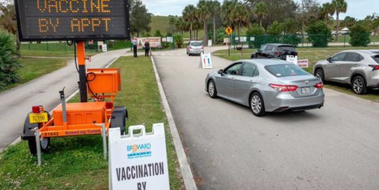 El "turismo de vacunas" provoca indignación en Florida 