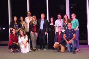 Gentileza SFL Salmon, Susana Caligaris y varios alumnos en el Auuditorio del Parque de la Constitución, en abril de 2019.