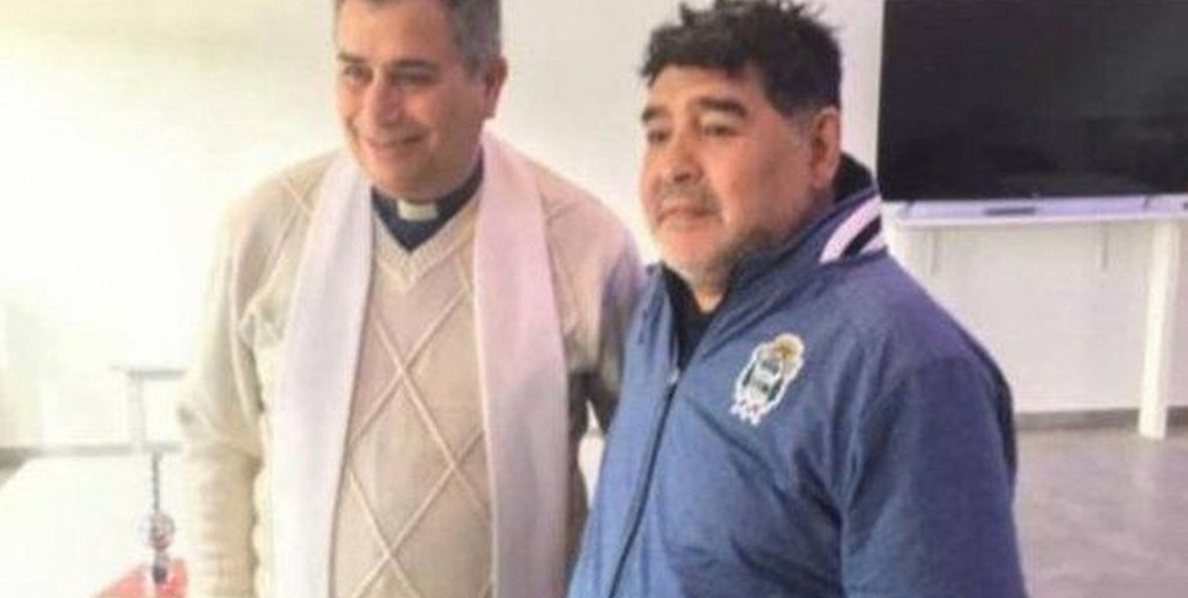 Un cura reveló las últimas confesiones que le hizo Maradona