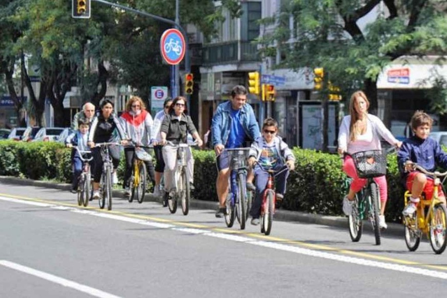 ELLITORAL_348195 |  Gentileza Familias paseando por las bicisendas en Rosario.
