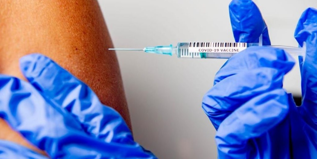 La Argentina espera para antes de fin de mes las vacunas de AstraZeneca y  Sinopharm