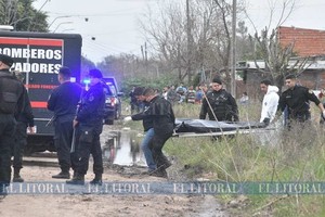 ELLITORAL_251449 |  Luis Cetraro. Pavón y Zavalla, lugar donde hay un descampado y en el que se halló el cadáver.