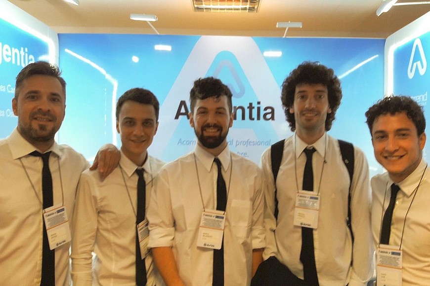 ELLITORAL_301962 |  Gentileza Los desarrolladores. Sergio Nichea, Francisco Sartorelli (de San Carlos), Marco Milanesio, Andrés Franco y Guido Díaz son los cinco jóvenes universitarios de la UNL que diseñaron el test FindRisk on line.