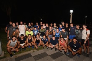 ELLITORAL_352955 |  Manuel Fabatía El Parque del Sur, es el lugar elegido por Cha Roga para el acondicionamiento físico.