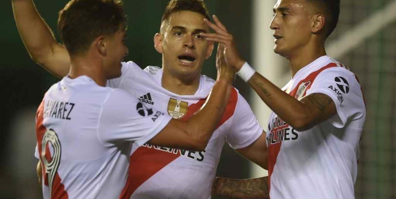 River enfrenta a Atlético Tucumán y espera Boca  