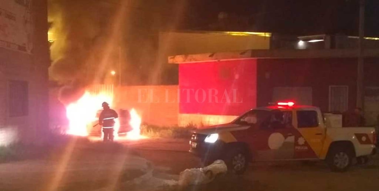 Se incendió de manera accidental un vehículo en el norte de la ciudad