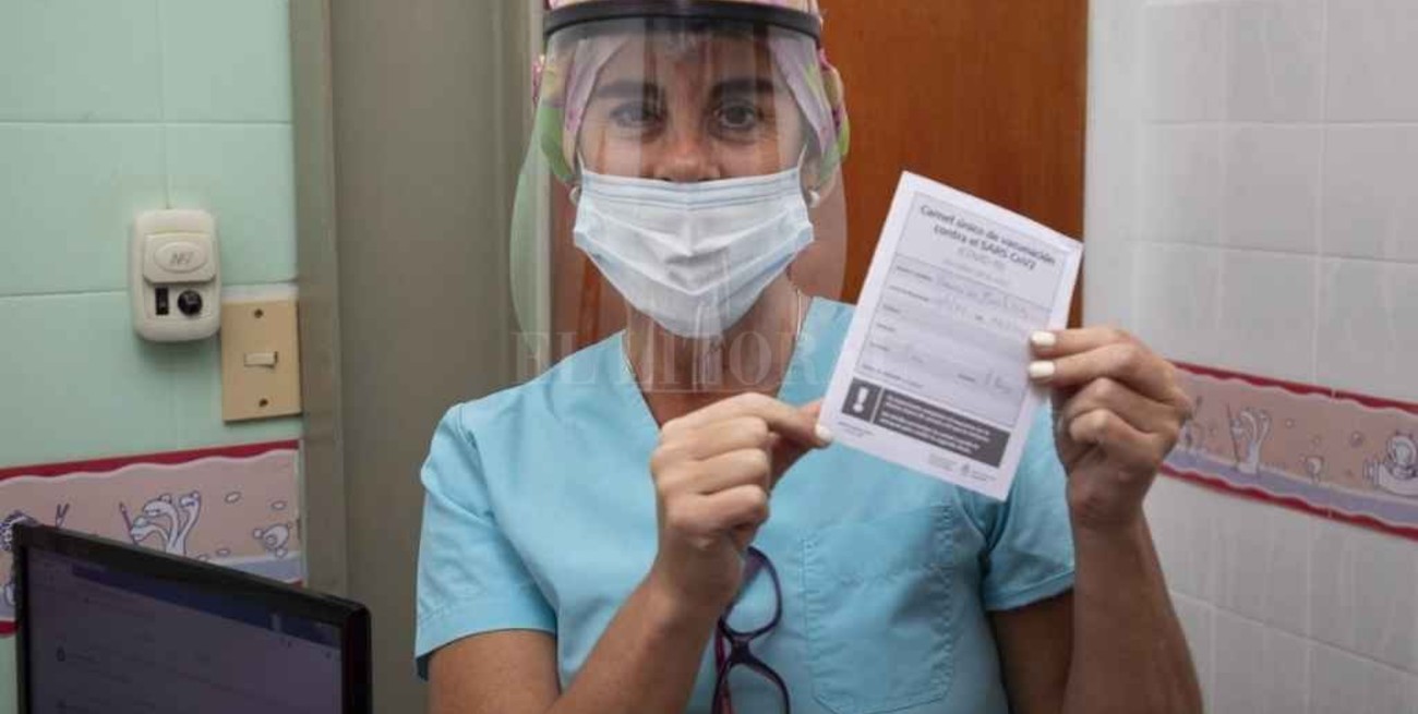Ya se vacunó el 91% del personal de salud y un 14% de adultos mayores de Entre Ríos