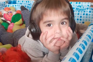 ELLITORAL_326250 |  Gentileza Valeria Henaín Lorenzo, de 6 años, es uno de los tantos chicos con autismo que reciben terapias presenciales, con varios profesionales.