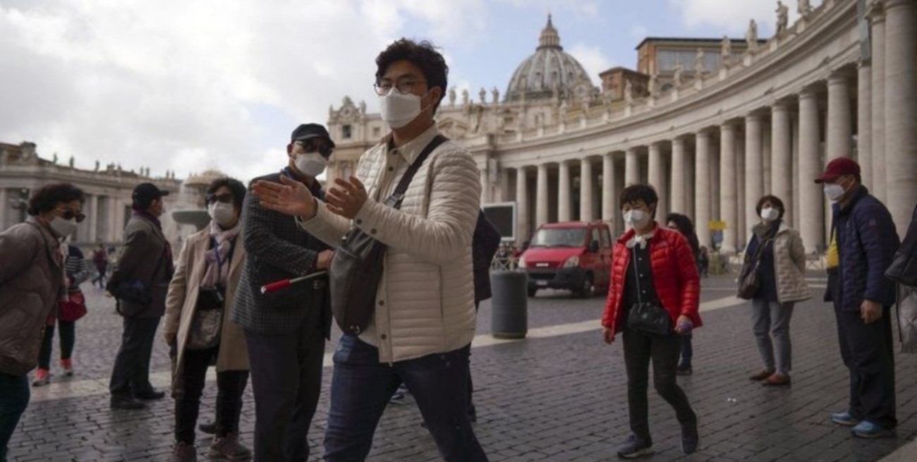 El Vaticano empezó a vacunar contra el coronavirus a personas sin techo de Roma