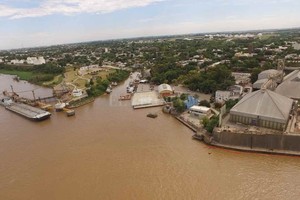 Mirador Provincial Vista aérea de la zona costera de Puerto San Martín, el municipio con mayores ingresos propios per cápita derivada del movimiento portuario.
