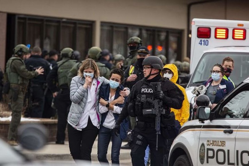 ELLITORAL_364764 | Gentileza