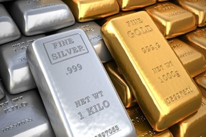 Captura de pantalla Silver ingot and  gold bullion. Finance illustration