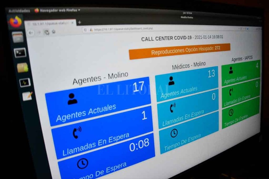 ELLITORAL_350297 |  Pablo Aguirre En el Call Center hay pantallas en las que se pueden ver los operadores con llamadas actuales, las llamadas y el tiempo de espera de éstos. También hay carteles indicatorios  ayudamemorias , para que sea más fácil asistir en un llamado.