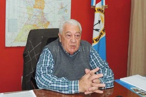 Prensa Senador Sosa EL Senador manifestó que no va a permitir que se castigue al departamento Vera. Lo voy a defender con todas mis fuerzas porque mi principal objetivo seguirá siendo la defensa absoluta de cada uno de sus habitante .