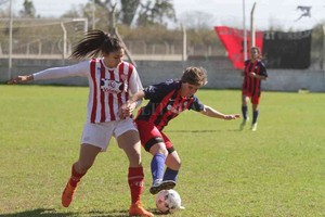 ELLITORAL_361350 |  Luis Cetraro Aumenta la expectativa por el regreso también de las mujeres al fútbol liguista.