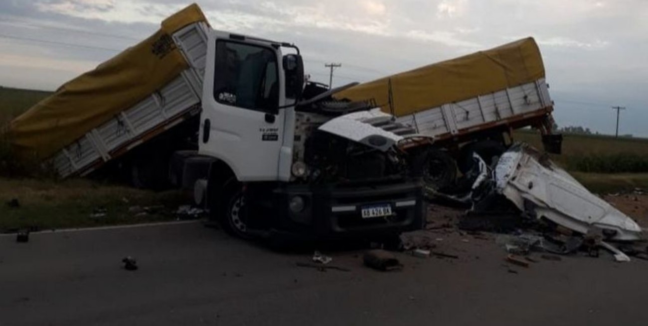 Córdoba un muerto tras un choque entre dos camiones El Litoral