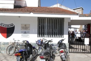 Archivo El Litoral Los hinchas deberán ir a la sede a realizar el trámite.