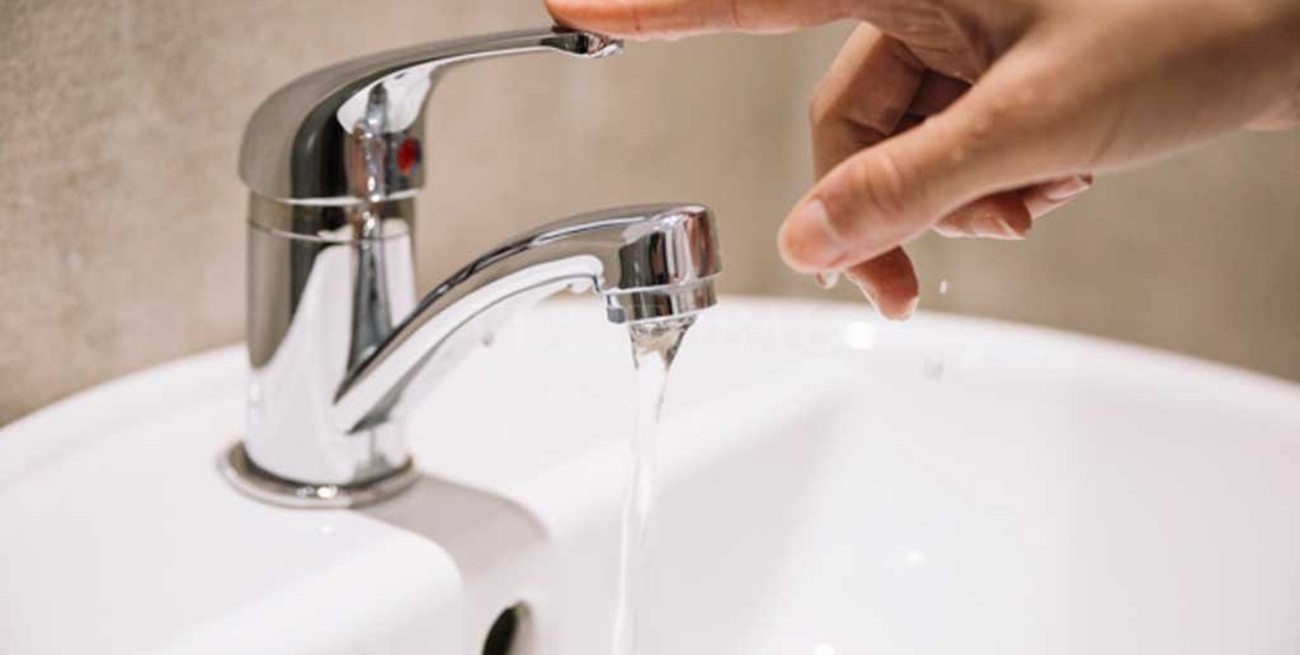 Autorizan un aumento del 32% de la tarifa de agua en Santa Fe