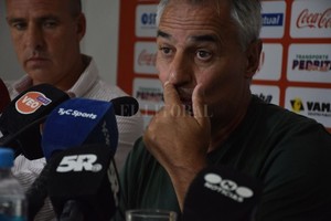 Guillermo Di Salvatore Leo Madelón admitió que esta decisión la iba a tomar antes del primer partido del año, ante Argentinos Juniors. Pero ese día el equipo ganó y tuvo un rendimiento que lo tranquilizó por un tiempo.