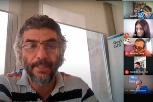 ELLITORAL_298156 |  Captura de Google Meet. Caussi en sus oficinas de la EPE en el puerto y los legisladores desde sus lugares de residencia.