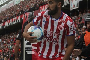 Manuel Alberto Fabatía ¿Lo verán volver? Emanuel Brítez en aquella tarde inolvidable en la cancha de Colón, cuando marcó un gol. En principio, debe retornar al club. ¿Se quedará?