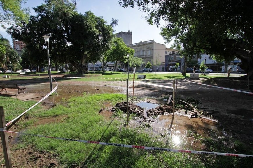 ELLITORAL_277266 |  Pablo Aguirre Espera. La plaza aguarda la decisión política para que sea restaurada.