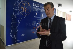 ELLITORAL_345182 |  Guillermo Di Salvatore El rector de la UCSF se mostró partidario de retomar la presencialidad progresivamente en 2021 . No obstante, destacó los logros de la educación a distancia:  El formato mixto vino para quedarse .