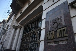 ELLITORAL_311662 |  Manuel Fabatía El inmueble está ubicado sobre la peatonal San Martín y en estado de abandono.