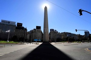ELLITORAL_363906 |  Télam. Según la Secretaría de Ambiente de la ciudad de Buenos Aires, las emisiones atmosféricas de monóxido de carbono, óxido de nitrógeno (gas de efecto invernadero) y dióxido de nitrógeno se redujeron a la mitad en 2020, en relación al mismo período en 2019.
