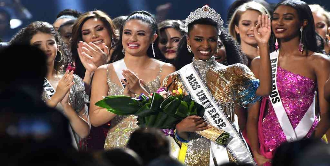La sudafricana Zozibini Tunzi se convirtió en la nueva Miss Universo