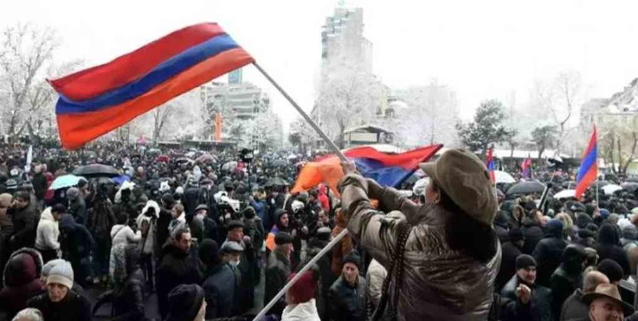 Crece la presión popular en Armenia para que renuncie el primer ministro
