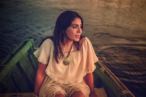 Gentileza Ana Paula Ocampo En Jaaukanigás gente del agua (nominado a los Premios Gardel) las obras y la voz de esta cantora nos sumergen en el litoral profundo de América Latina.