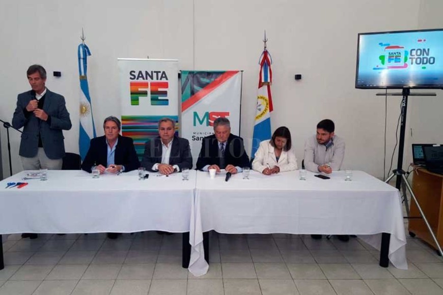 ELLITORAL_250440 |  Luis Amsler Anuncio. Este miércoles en la ciudad de Santo Tomé funcionarios del gobierno provincial dieron detalles de la obra.