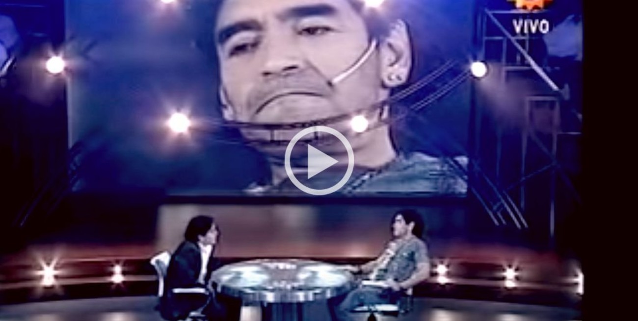 Video: la vez que Maradona se entrevistó a sí mismo