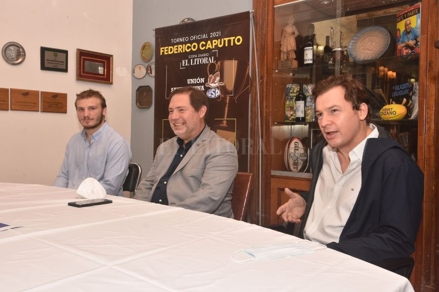 ELLITORAL_365472 |  Manuel Fabatía Lucas Caputto, Esteban Fainberg y Nahuel Caputto, en pleno lanzamiento de la competencia.