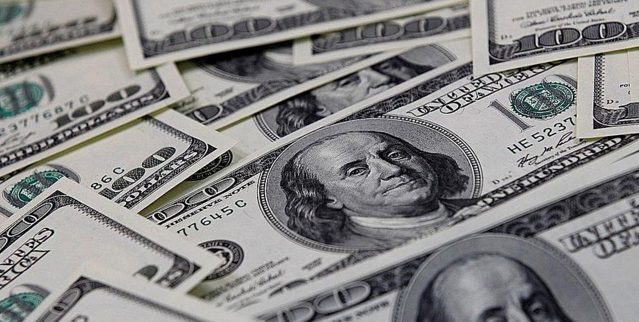 El dólar blue cerró la semana estable a $ 144