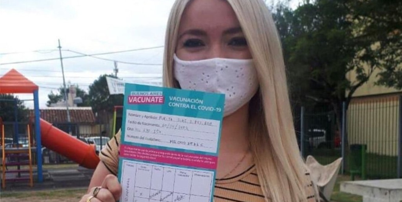 Vacunación VIP: una joven de 18 años que milita con el ministro Jorge Ferraresi recibió la dosis
