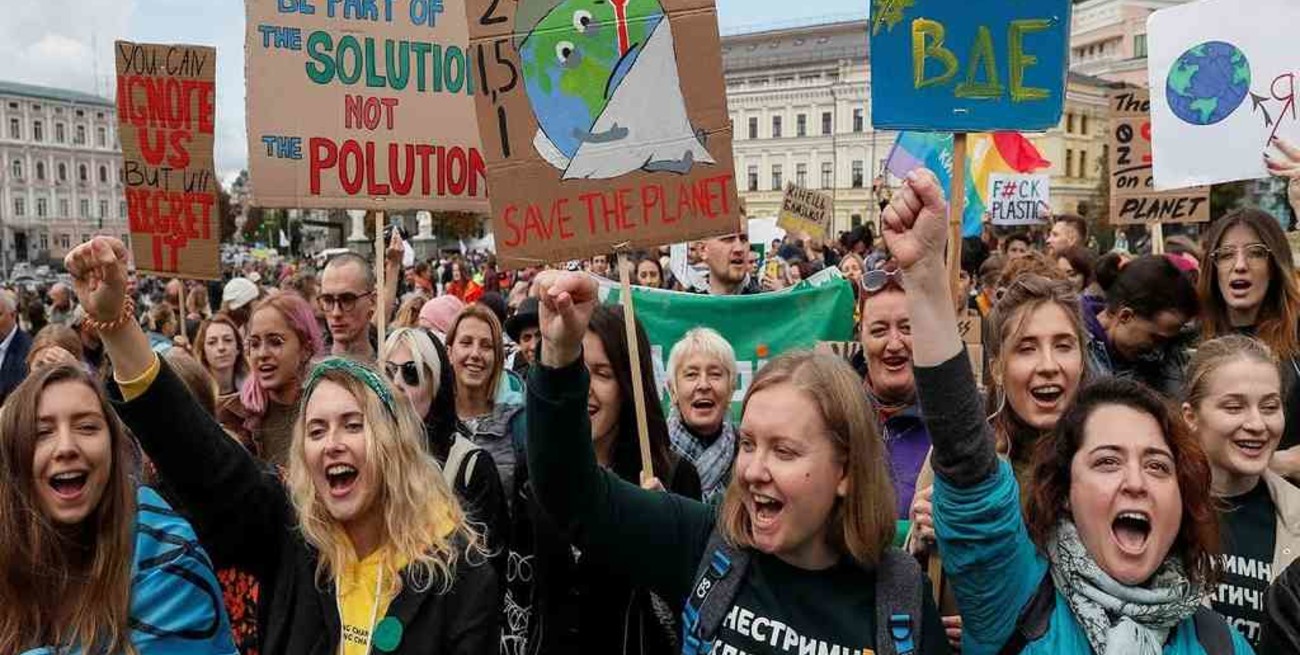 Masiva protesta en Sídney contra el cambio climático 