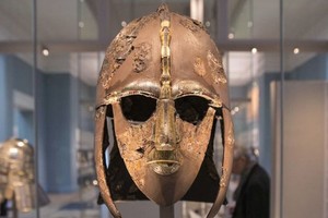 ELLITORAL_353175 |  Getty Casco de Sutton Hoo - Museo Británico de Londres