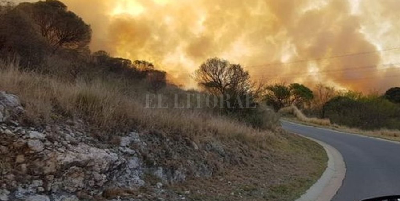 Gran incendio en las zonas aledañas a Villa Carlos Paz
