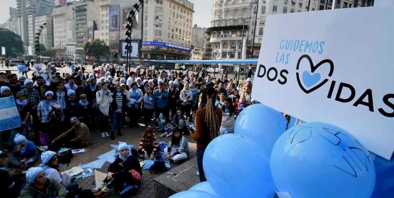 "La Argentina retrocedió siglos de civilización" sostienen evangélicos tras la sanción del aborto legal