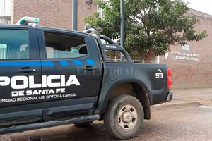 Archivo El Litoral Una imagen que se repite. La policía asiste a la escuela tras un robo.
