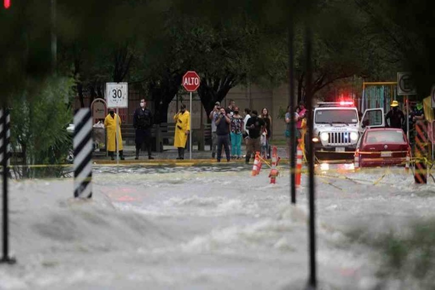 ELLITORAL_316277 |  Agencias El paso de la tormenta Hanna en Monterrey, México.
